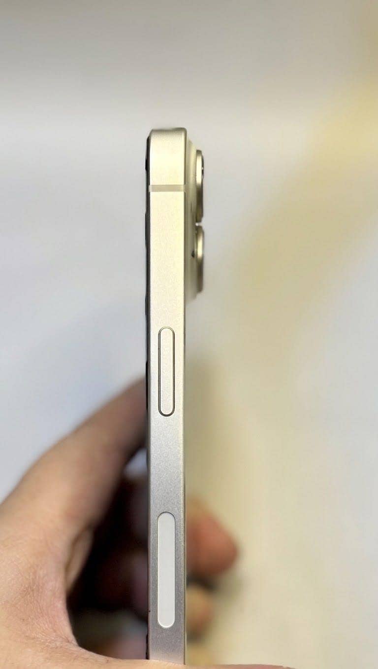 Apple iPhone 14 3