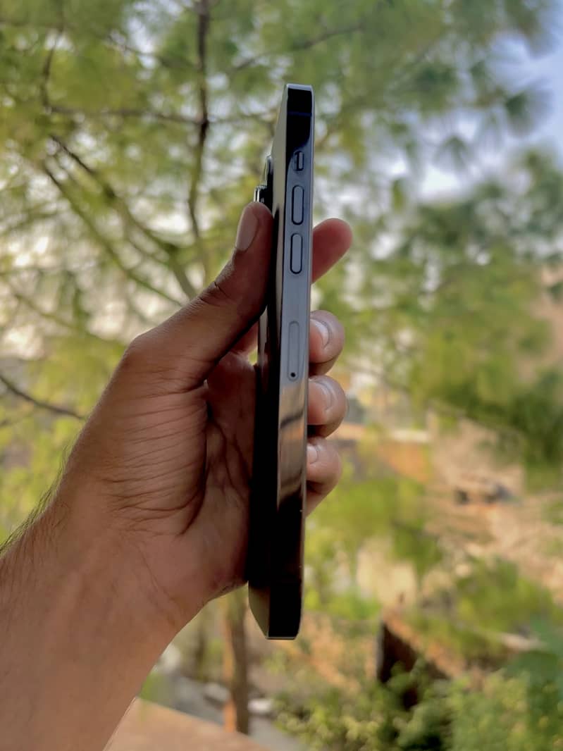 iPhone 14 Pro Max 4