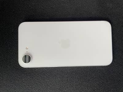 iPhone 16e - White