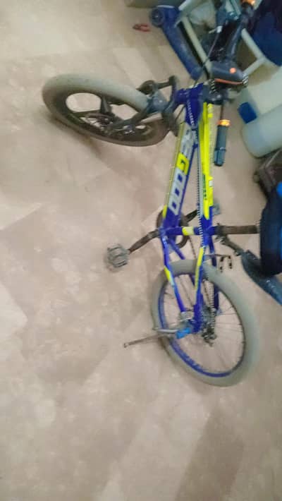 Sports Mountain Bike 20” – Blue & Green – Excellent Condition
