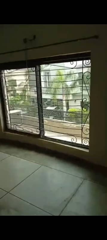 10 Marla Full (corner House)