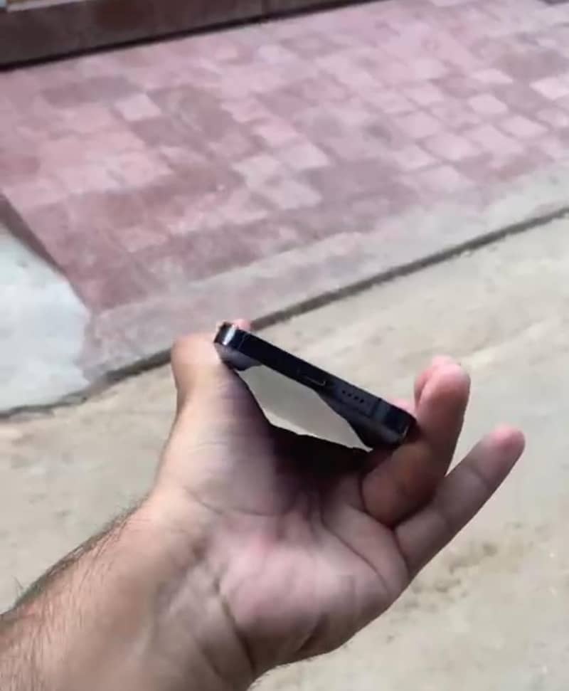 Apple iPhone 14 Pro Max 2