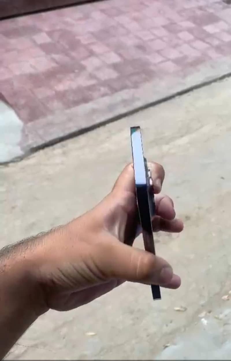 Apple iPhone 14 Pro Max 3