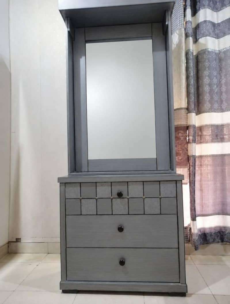 Dressing Table 0