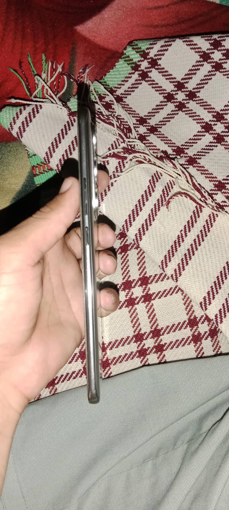techno spark 40 pro plus 4