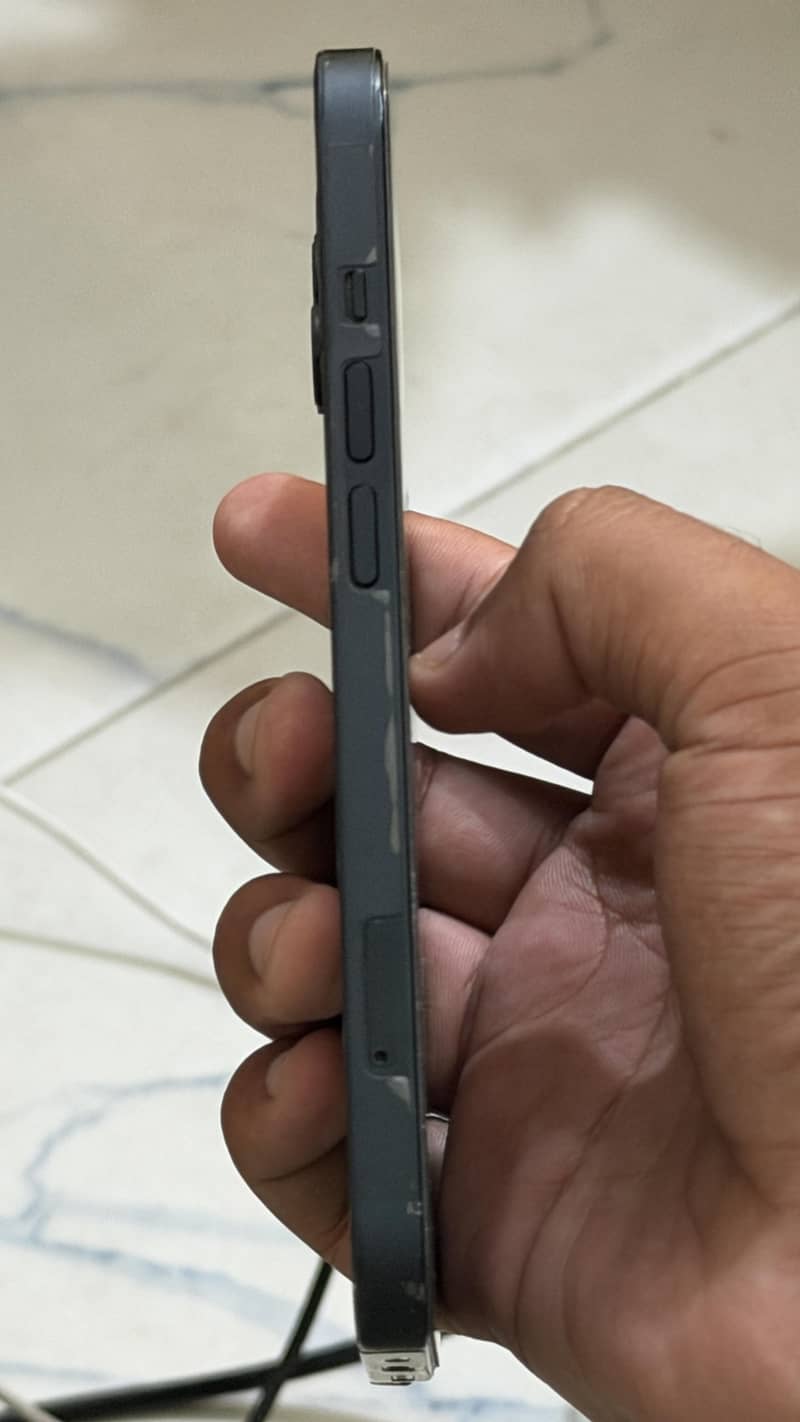Apple iPhone 13 1