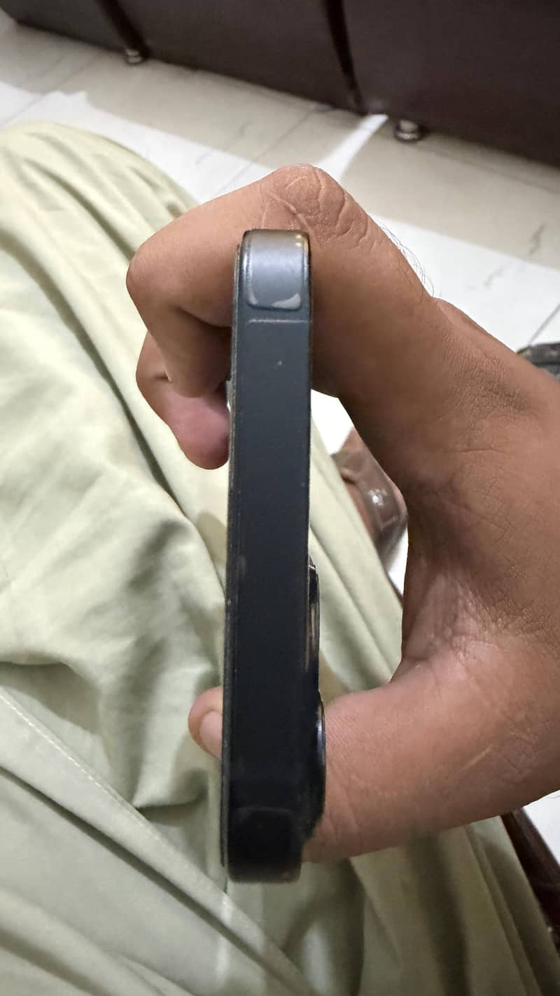 Apple iPhone 13 3