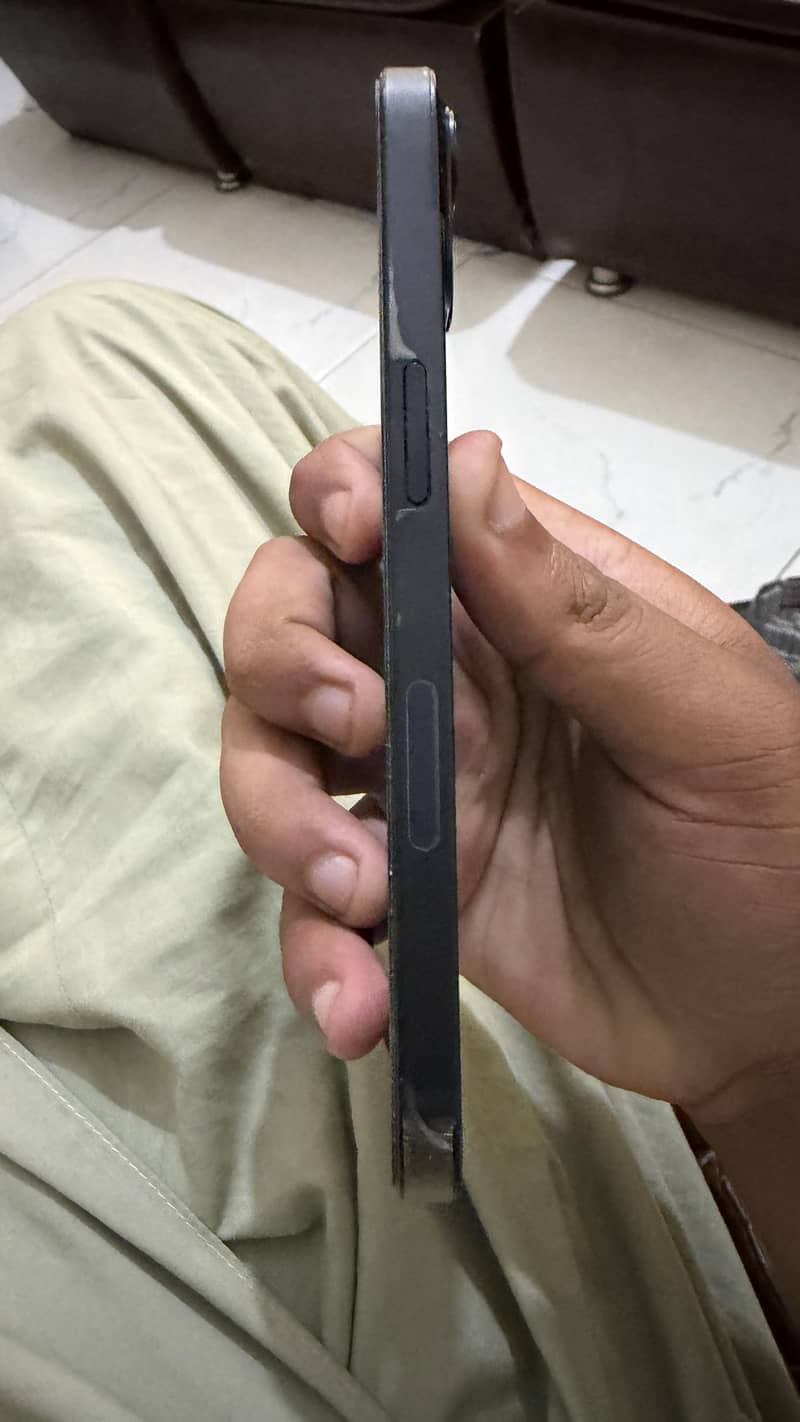 Apple iPhone 13 4