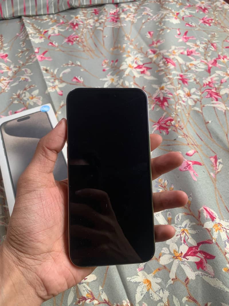 Apple iPhone 15 Pro Max 3
