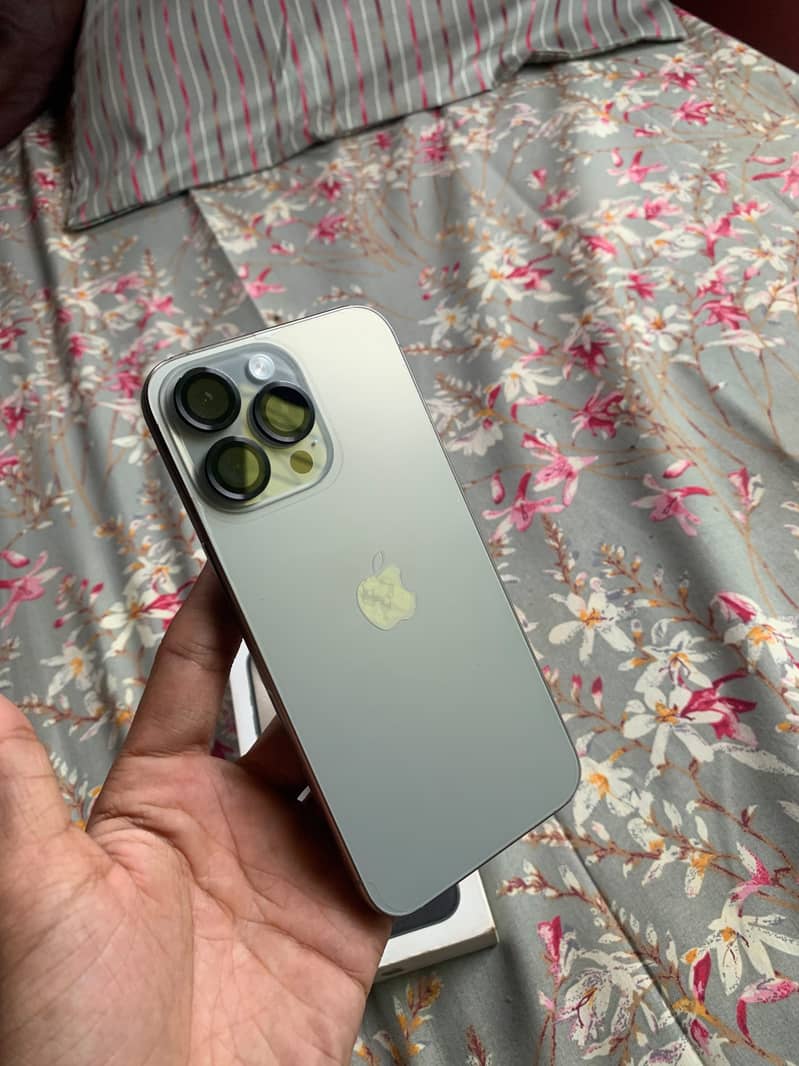 Apple iPhone 15 Pro Max 1