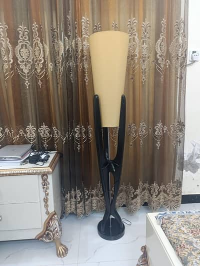 Floor lamp