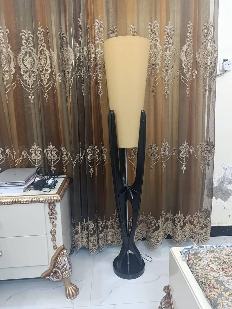 Floor lamp 0