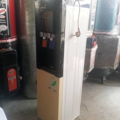 Homage dispenser