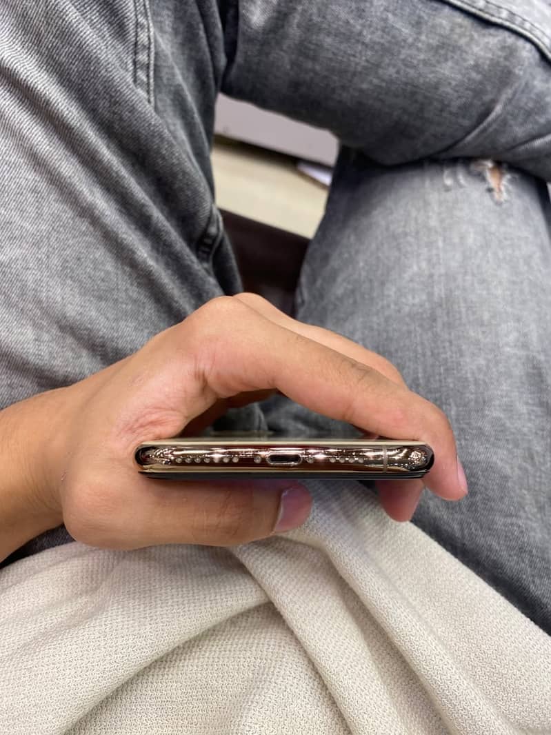Apple iPhone 11 Pro Max 1