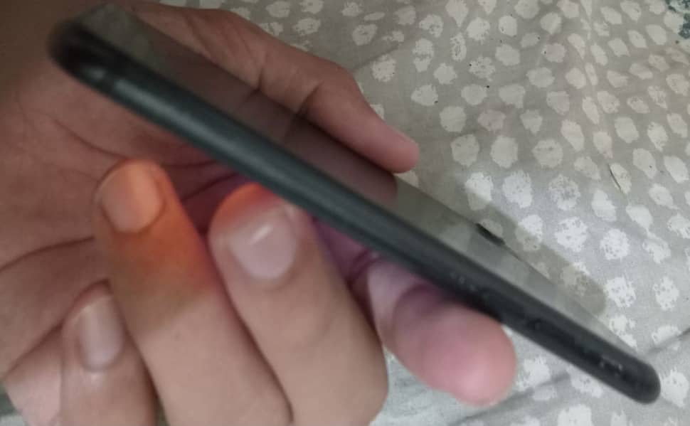 Apple iPhone 7 2