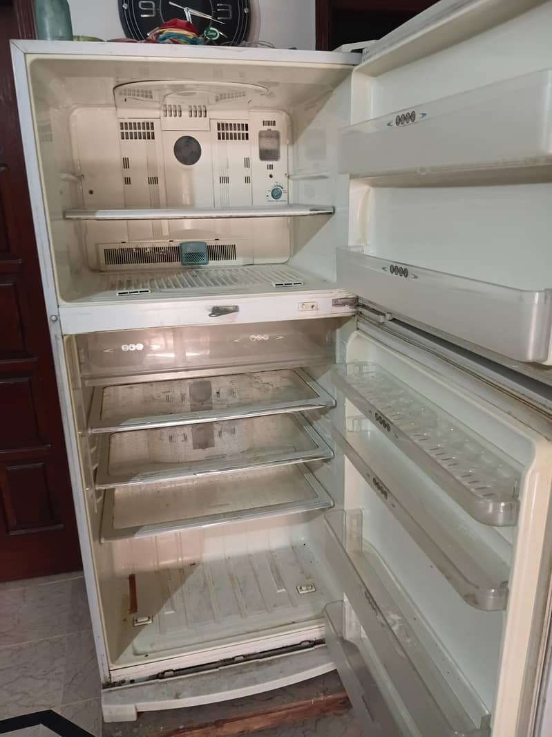 Dawlance refrigerator 1