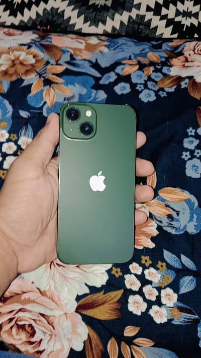 Apple iPhone 13