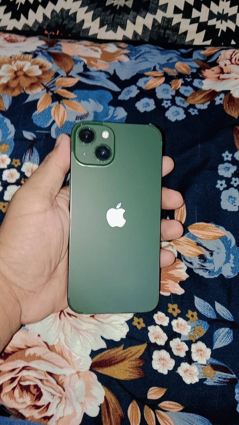 Apple iPhone 13 0