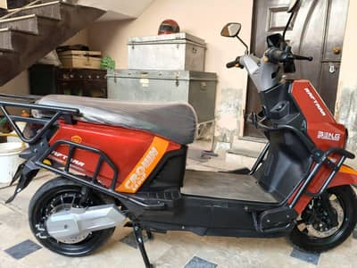 crown raftaar  10/10 lush condition Scooty 2026 model