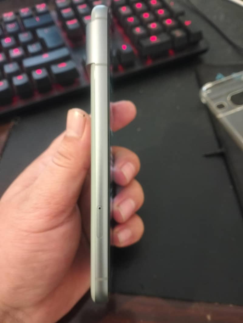 Google Pixel 8 2