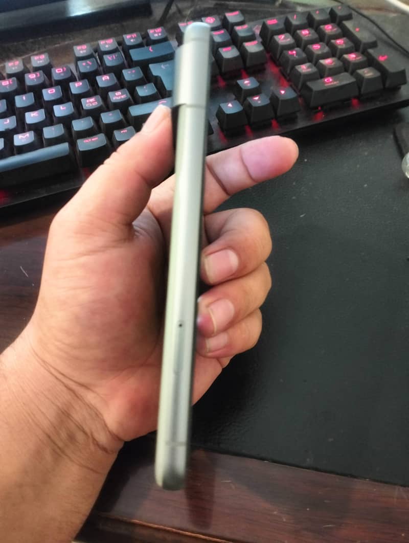 Google Pixel 8 5