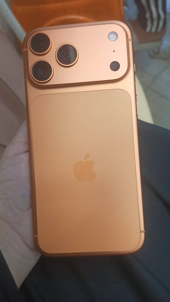 Apple iPhone 17 Pro Max 1