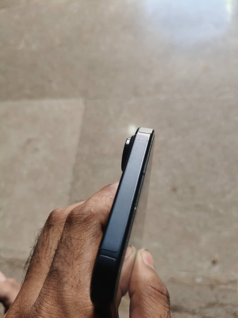 Apple iPhone 16 Plus jv zero cycle 4