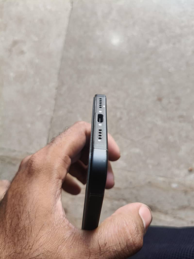 Apple iPhone 16 Plus jv zero cycle 5