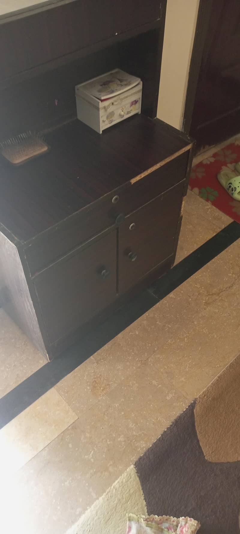 dressing table 6