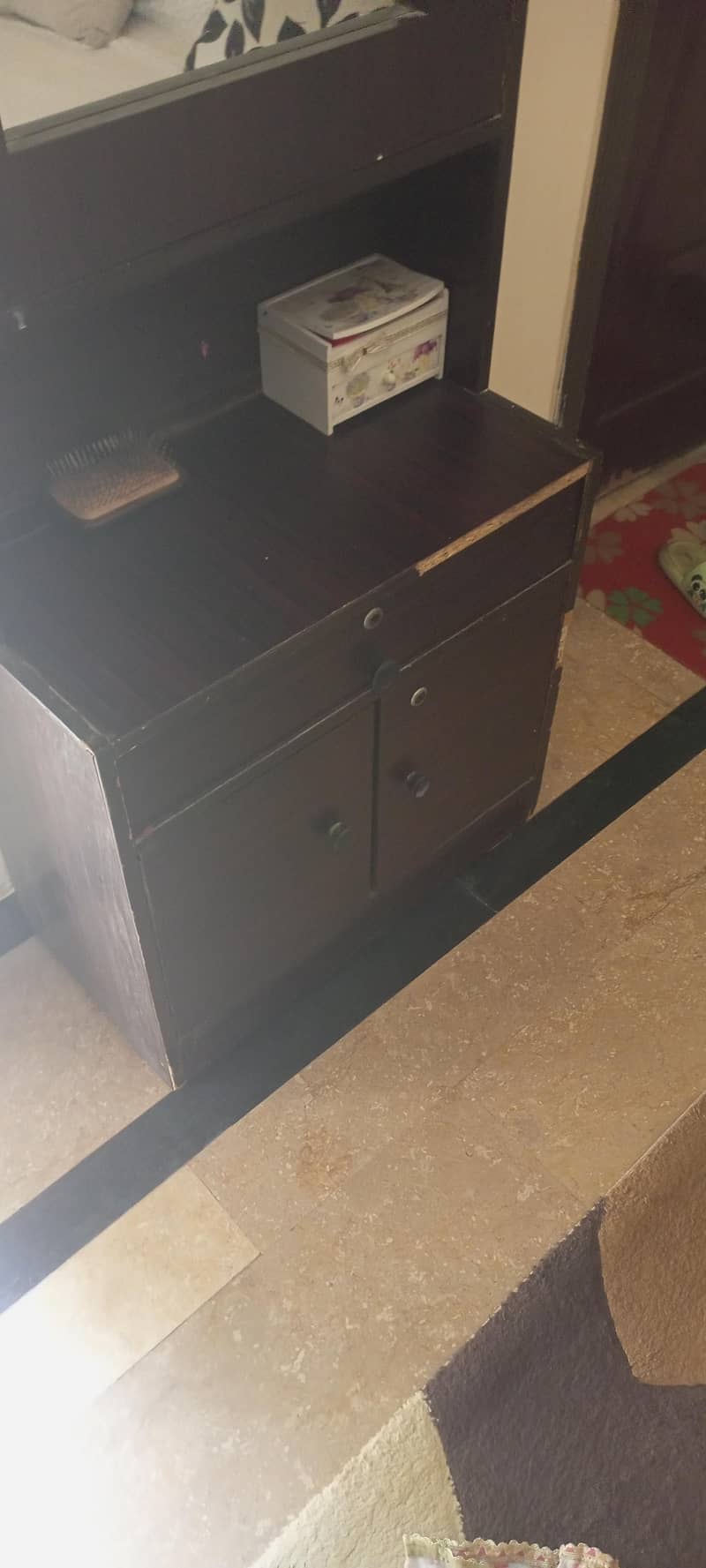 dressing table 10