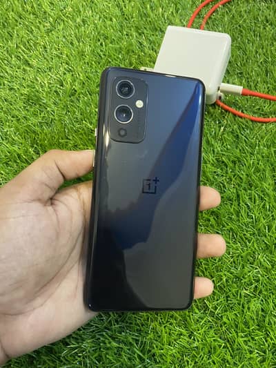 One Plus 9 8/128