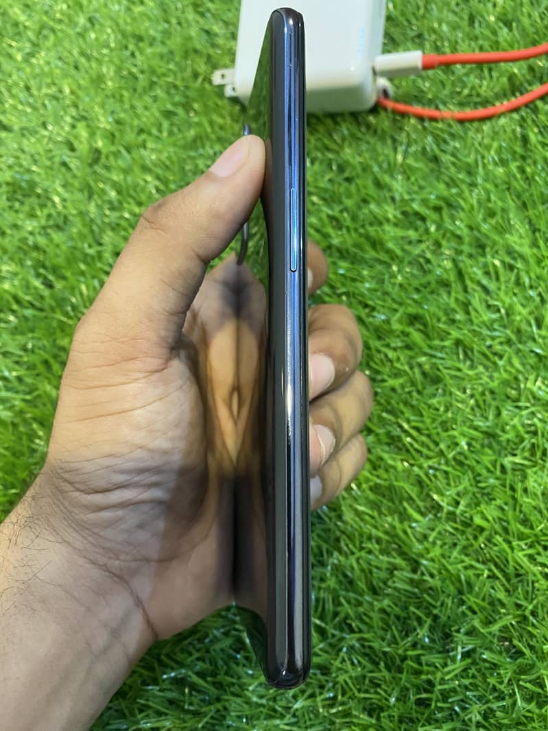 One Plus 9 8/128 2