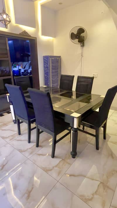 Dining table for sale !!!!