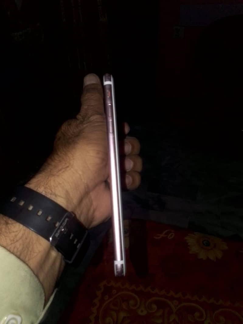 Apple iPhone 7 Plus 2