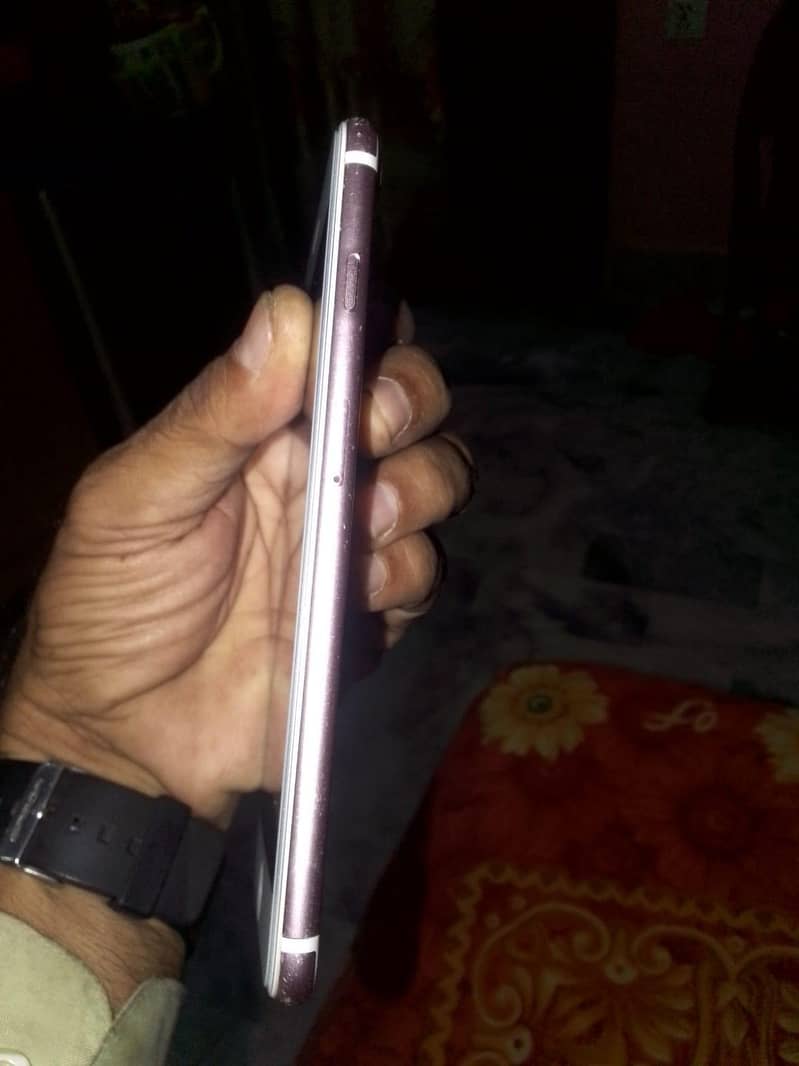Apple iPhone 7 Plus 3