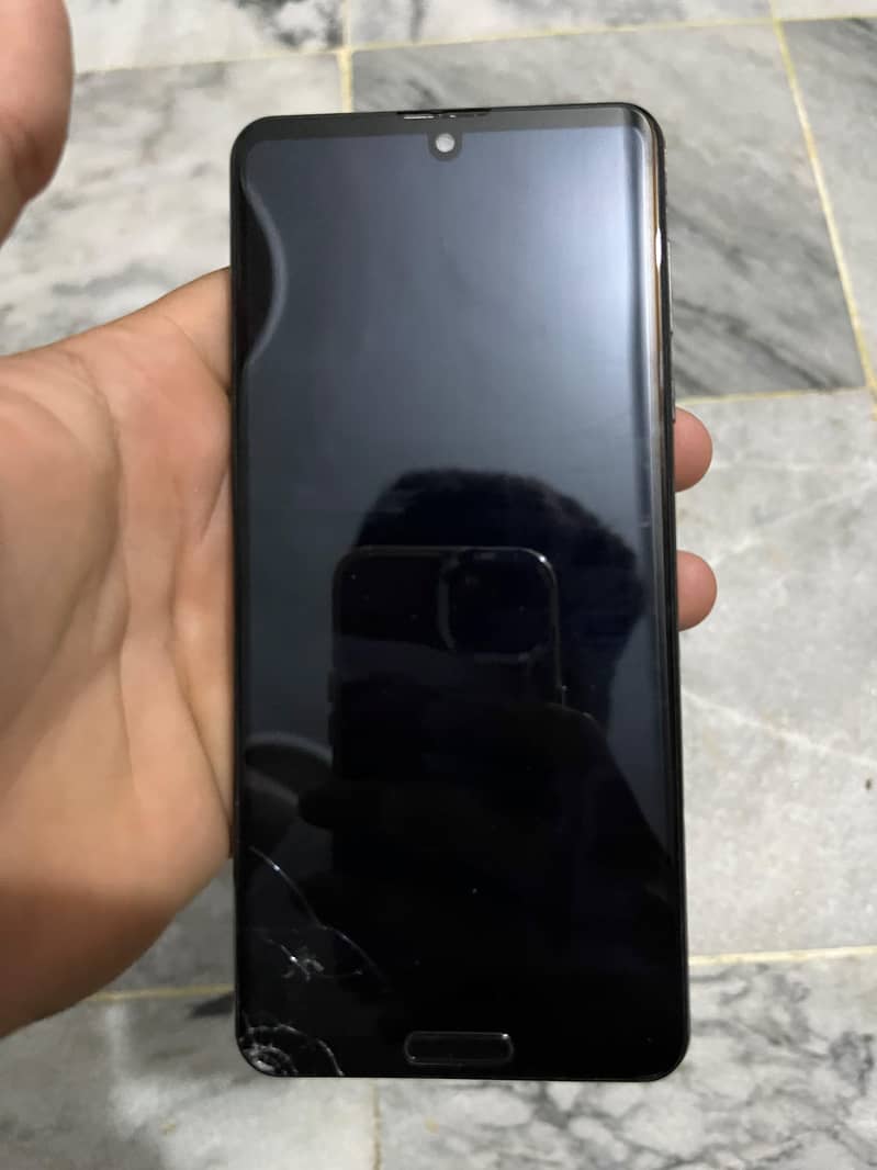 Sharp Aquos R5G 3