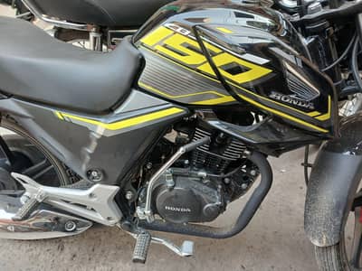 Honda 150f black