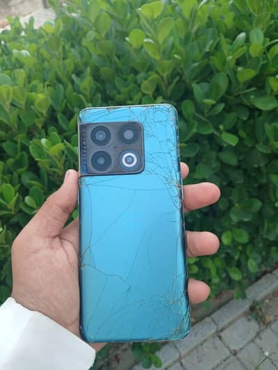 one plus 10 pro oper bhi paisa da do ga