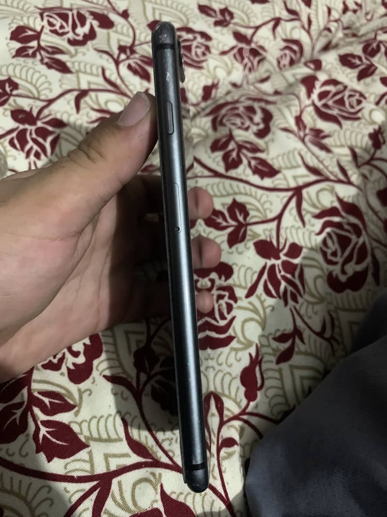 Apple iPhone 8 Plus 5