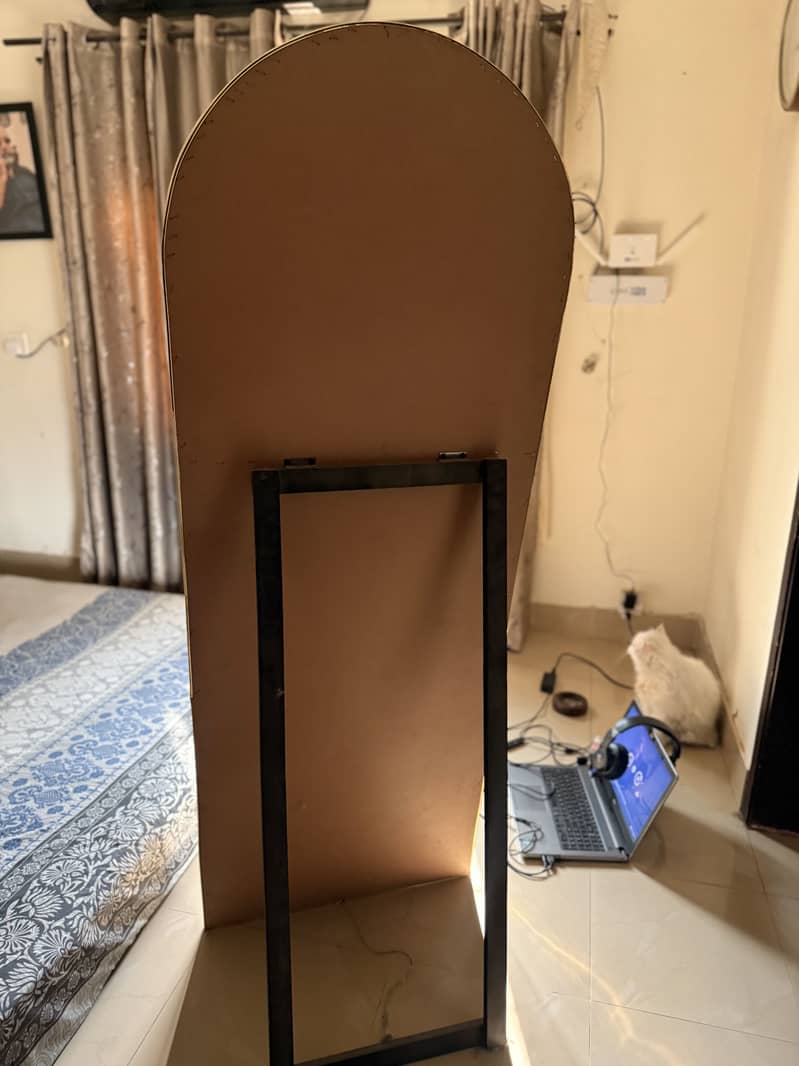 standing Mirror 1