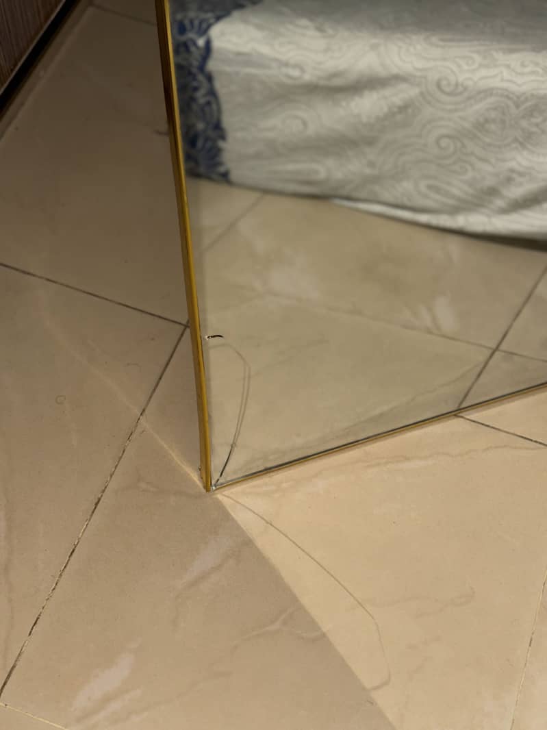 standing Mirror 2