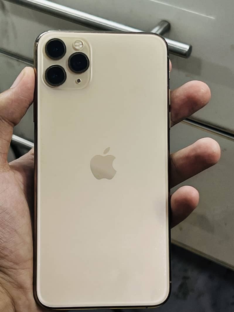 Apple iPhone 11 Pro Max 4