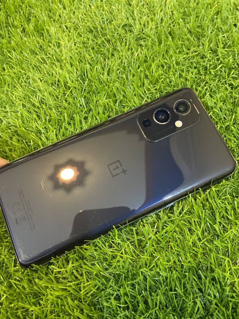 One Plus 9 8/128 2