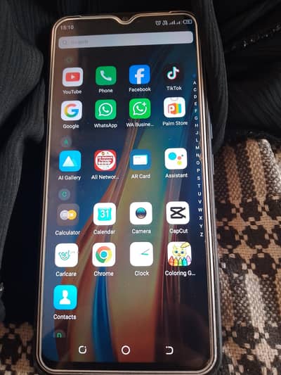 main apna mobile sell kr rha hn ladies hand use hai