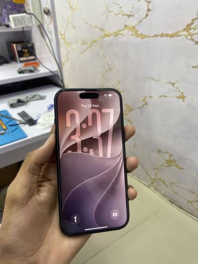 Apple iPhone 15