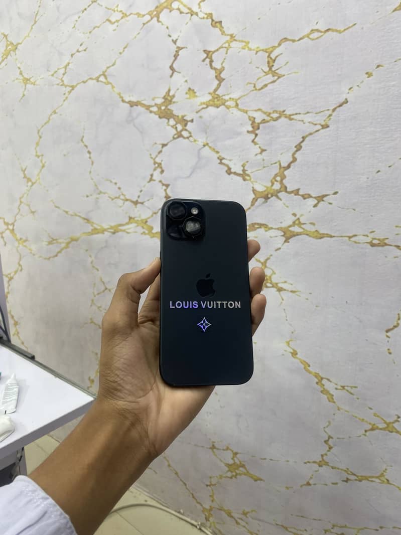 Apple iPhone 15 2