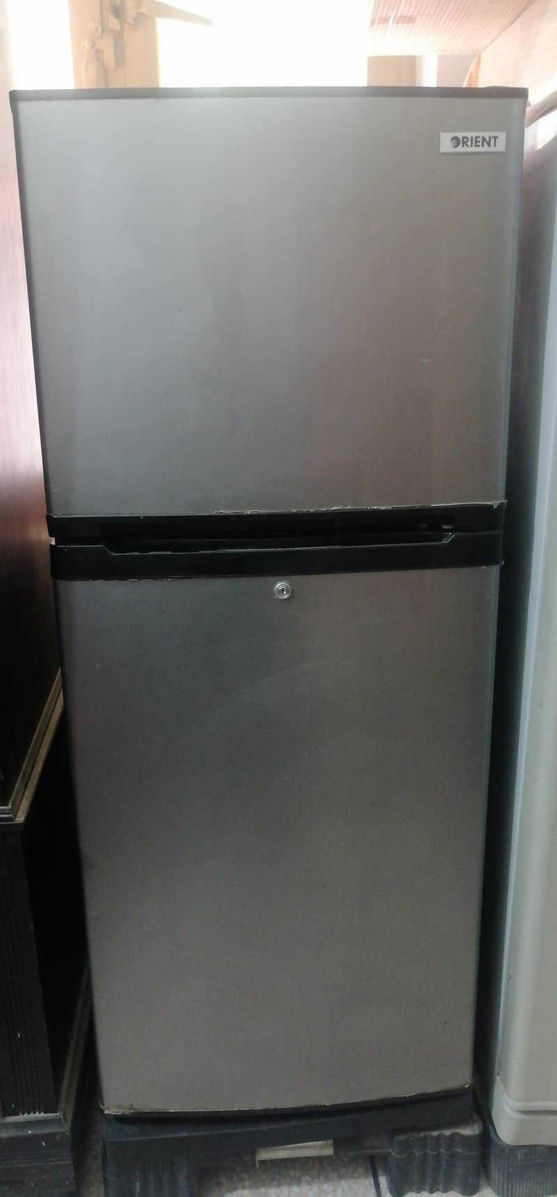 Orient medium refrigerator 0