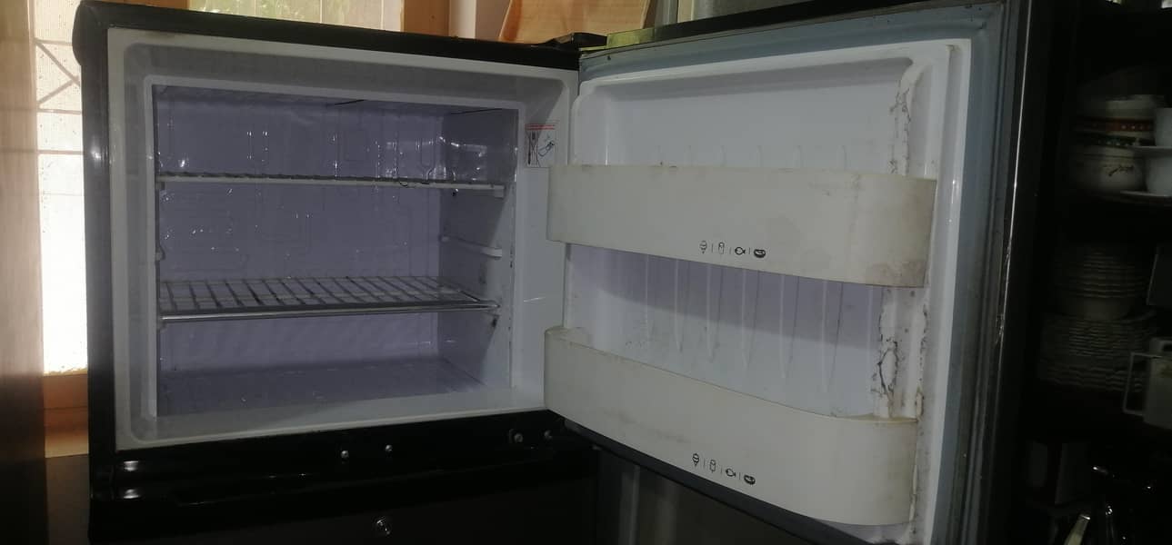 Orient medium refrigerator 2