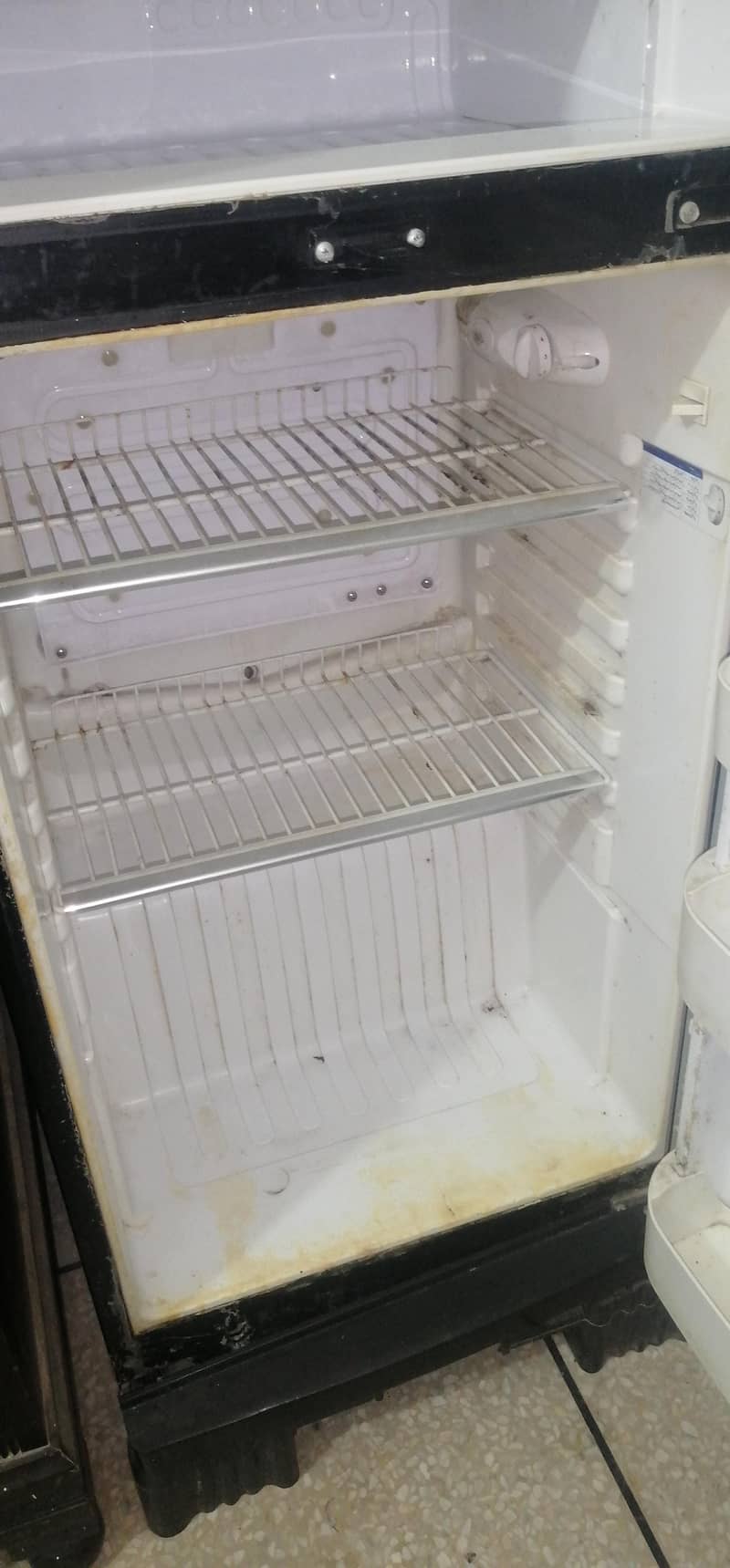 Orient medium refrigerator 4