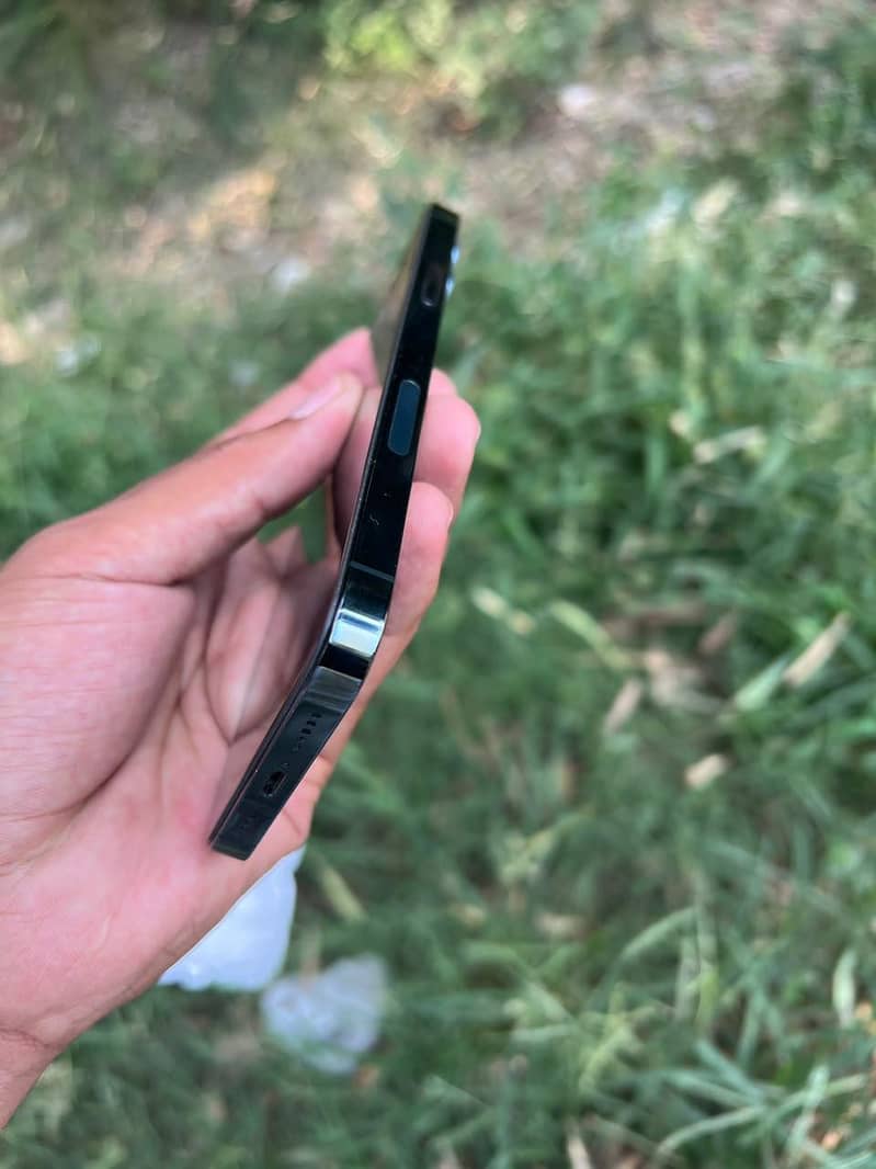 Apple iPhone 12 Pro 2